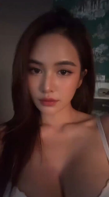 Full leaked Poompui private photo