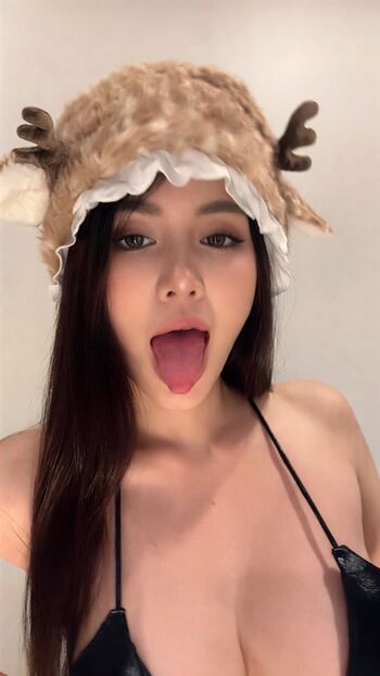 Full leaked Poompui private photo