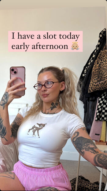 Full leaked Poppy moon private photo