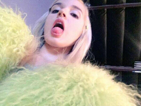 Full leaked Poppy page private photo