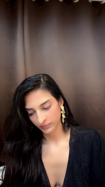 Full leaked Prachi singla private photo
