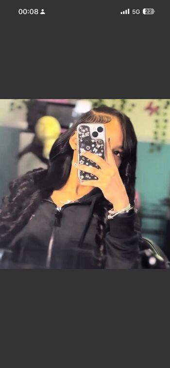 Full leaked Prettyissuee private photo