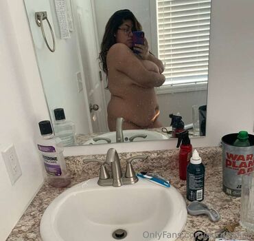 Full leaked Prettypeachangel private photo