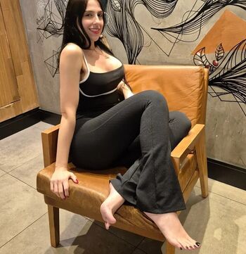 Full leaked Prii feet private photo