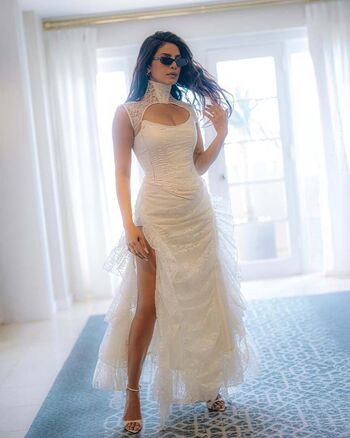 Full leaked Priyanka chopra page private photo