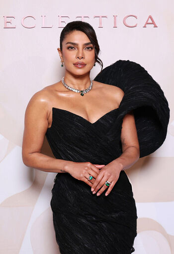 Full leaked Priyanka chopra private photo