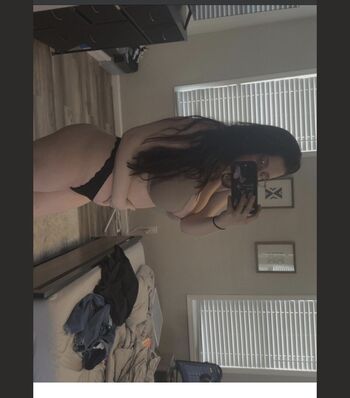 Full leaked Promptlymajestically private photo
