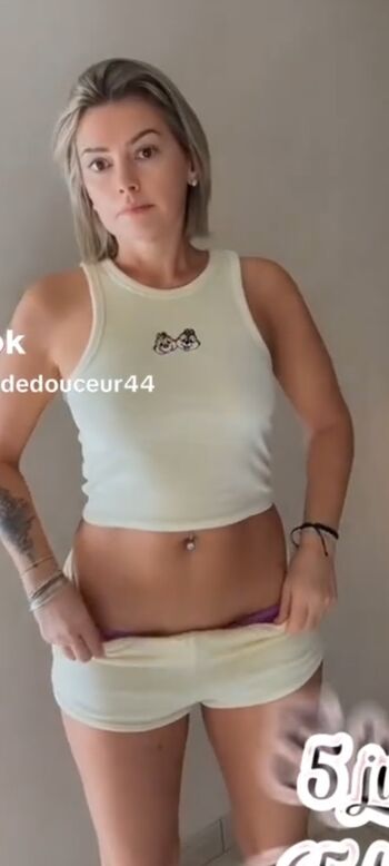 Full leaked Ptitebullededouceur private photo