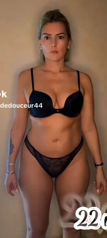 Full leaked Ptitebullededouceur private photo
