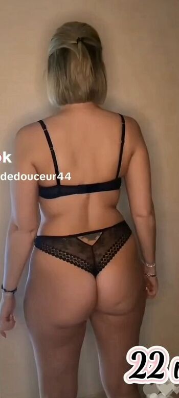 Full leaked Ptitebullededouceur private photo
