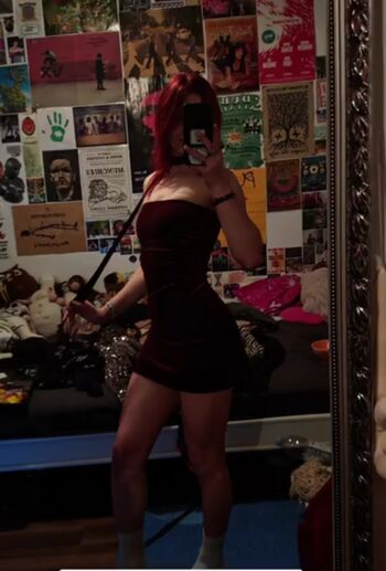 Full leaked Country hotwife / private photo
