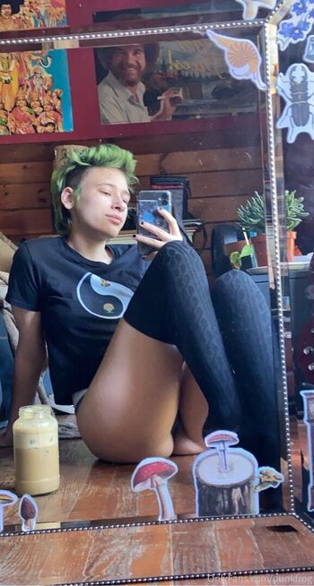 Full leaked Punkfrog private photo