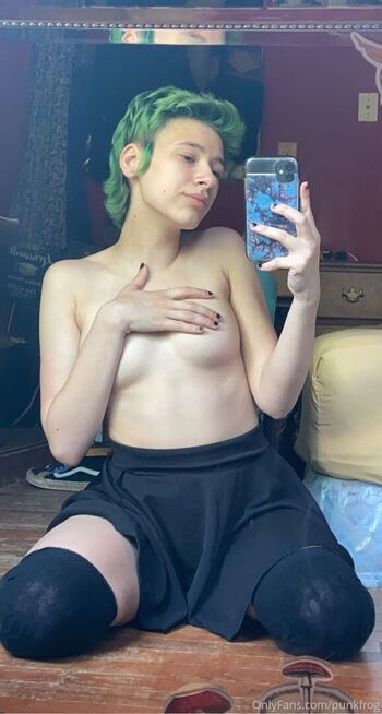 Full leaked Punkfrog private photo