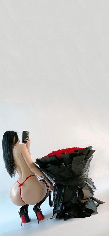 Full leaked Qiaoniutt page private photo