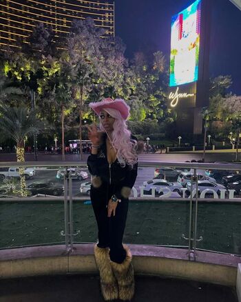 Full leaked Queen adams page private photo