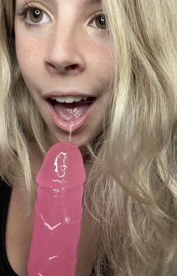 Full leaked Queen andrea private photo