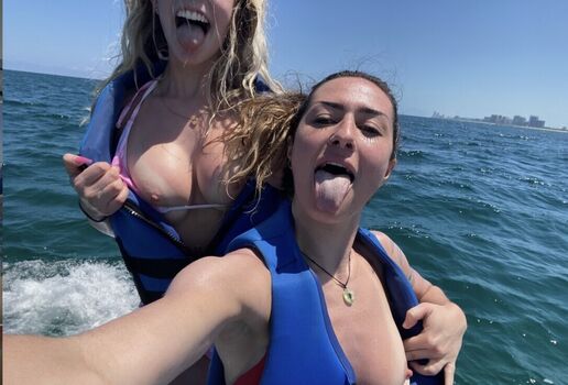 Full leaked Queen andrea private photo