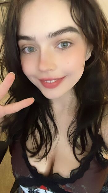 Full leaked Queen nep private photo