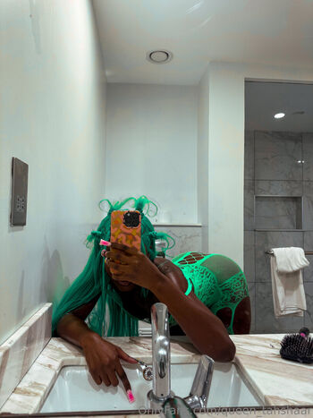 Full leaked Queen tahshaar page private photo