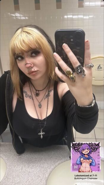 Full leaked Queenemeraldrose private photo
