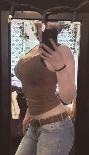 Full leaked Queenemeraldrose private photo