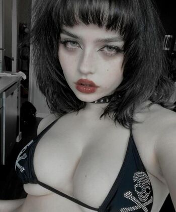 Full leaked Queennephil private photo