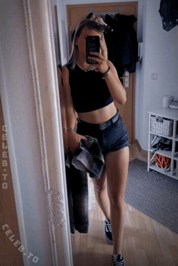 Full leaked Quietschiie private photo