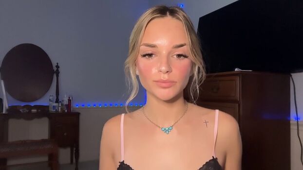 Full leaked Quinnfry private photo