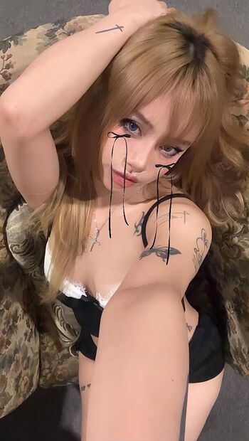 Full leaked Quitmell private photo