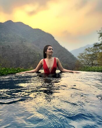 Full leaked Raashi khanna private photo