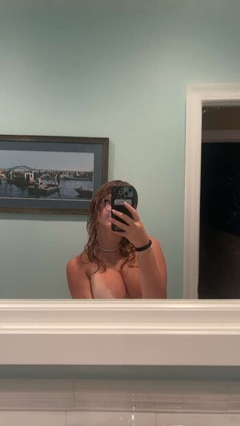 Full leaked Rachsworld page private photo