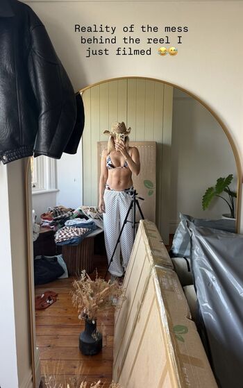 Full leaked Randoms private photo