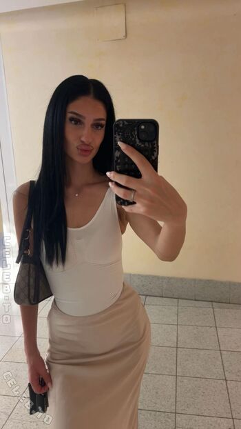 Full leaked Ranyamhd private photo