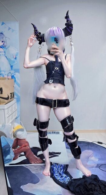 Full leaked Rapulras private photo