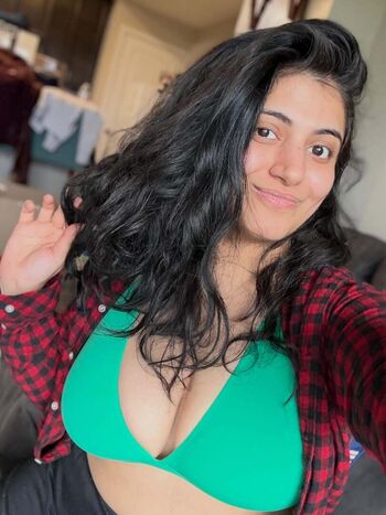 Full leaked Rashmi van private photo