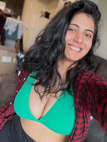 Full leaked Rashmi van private photo