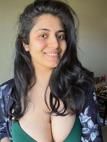 Full leaked Rashmi van private photo