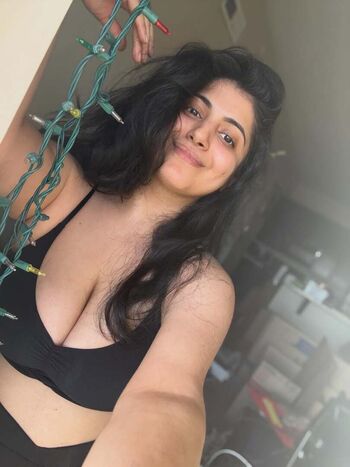 Full leaked Rashmi van private photo