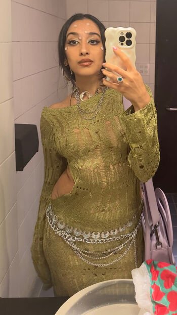 Full leaked Raveena private photo