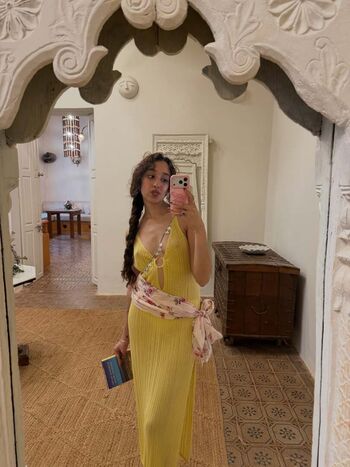 Full leaked Raveena private photo