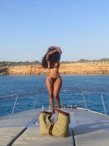 Full leaked Raven tracy private photo