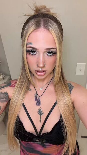 Full leaked Raventhebrat private photo