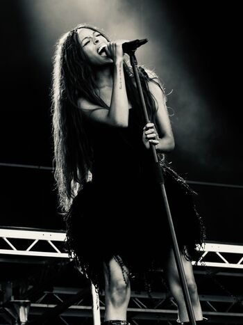 Full leaked Ravyn lenae private photo