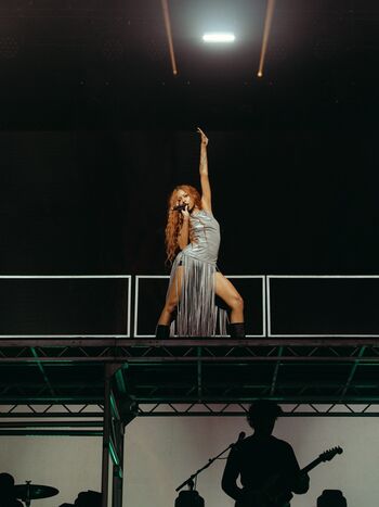 Full leaked Ravyn lenae private photo