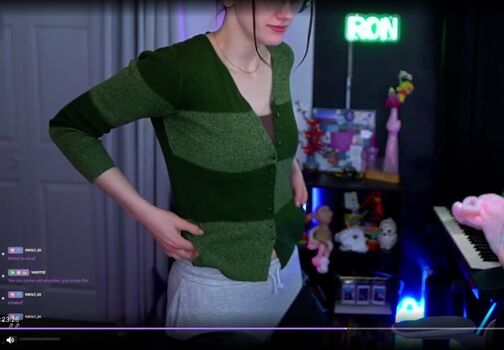 Full leaked Rayactions page private photo