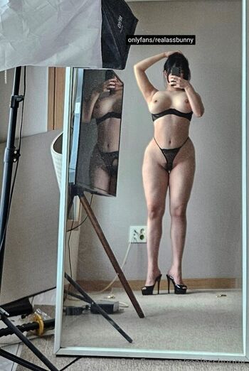 Full leaked Realassbunny private photo