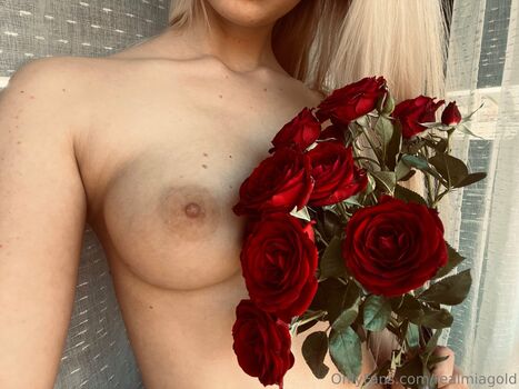 Full leaked Realmiagold private photo
