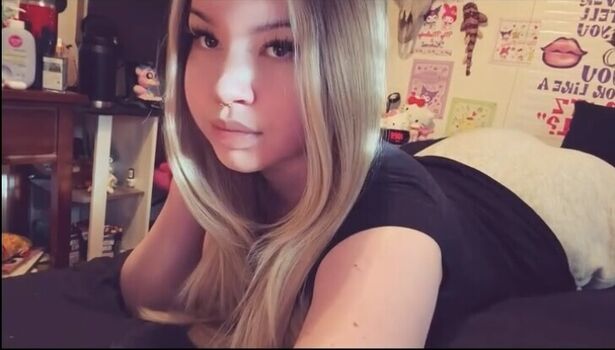 Full leaked Realvannessavale private photo