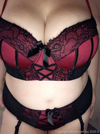 Full leaked Red ivy private photo