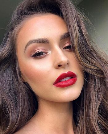 Full leaked Red lips private photo